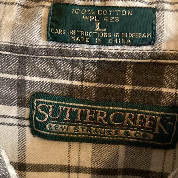 Levis Long sleeve button down L - Picture 3 of 3